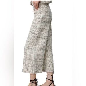 Zara Cream and Black Tweed Capris